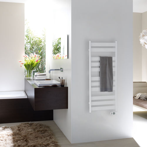 Hot water towel radiator - ZETA - Zehnder - 0...500 w / 501 w...750 w / contemporary