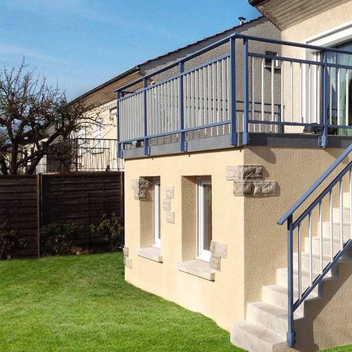 Aluminum railing - DIVI - Kostum - with bars / outdoor / for patio