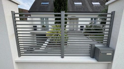 Louvered fence - BILI-KLOAREC - Kostum - garden / aluminum / aluminium