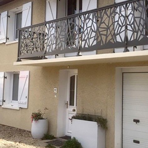 Aluminum railing - EFLEZ - Kostum - with panels / outdoor / for patio