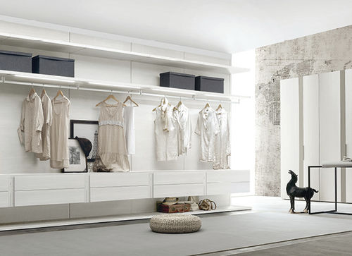 Wooden walk-in wardrobe - MULTIPLO - Le Monde Wood