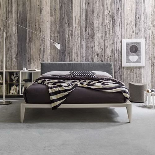 Double bed - KYLE - Morassutti Arredamenti - contemporary / lacquered wood / 160x200 cm
