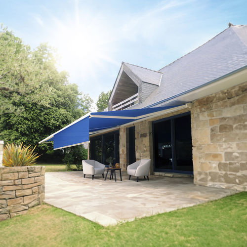 Box awning - HEMERA - SOLISO EUROPE - motorized / commercial / patio