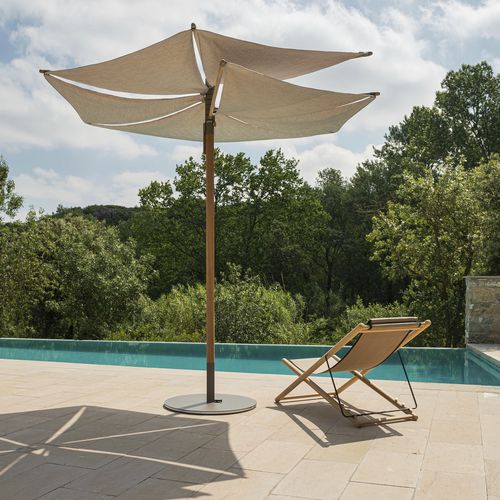 Round parasol - OM  - calma - mast-centered / iroko / manual