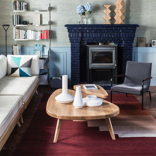 Scandinavian design coffee table - REMIX - Hans Hansen Furniture - oak / oak base / triangular
