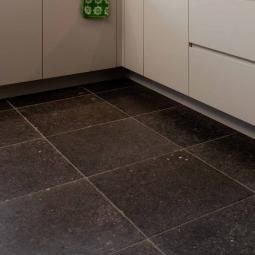 Stone tile - ENOSTYL® - Carrières du Hainaut - aged / patina / pool