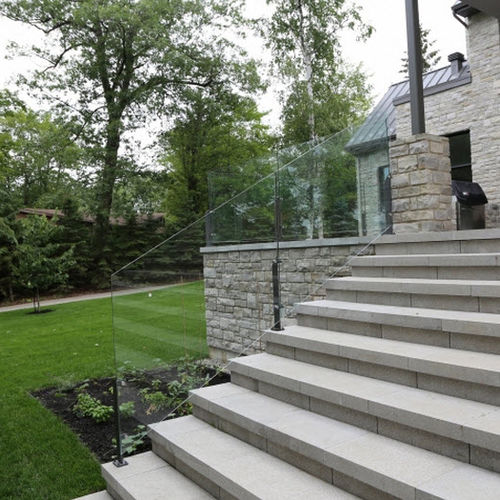 Aluminum railing - GOUVERNAIL 5270 - BATTIG DESIGN - glass panel / outdoor / for stair