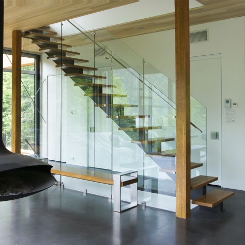 Straight staircase - BACKBONE 007 - BATTIG DESIGN - wooden step / stainless steel frame / contemporary
