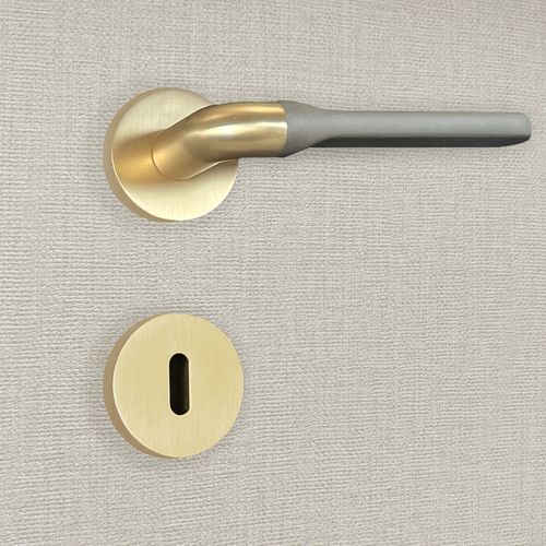 door handle - katchmee