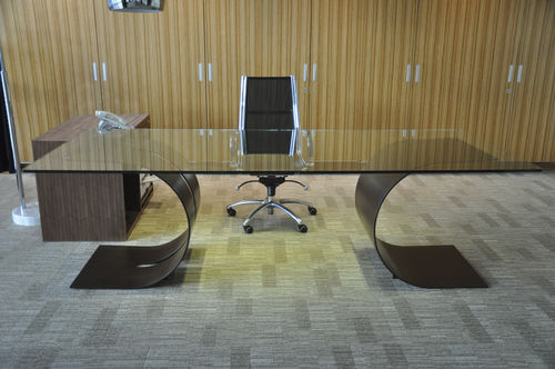 Executive desk - CARLOVI - GONZALO DE SALAS - contemporary / steel / glass