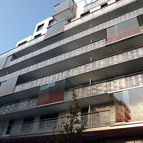 Acrylic railing - LOGEMENTS BOULOGNE - DACRYL® - methacrylate / with panels / outdoor