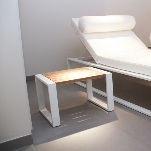 Contemporary side table - MESITA 45, 78 & 91 TEAK  - FueraDentro - teak / tempered glass / steel
