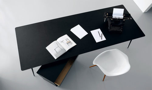 Free-standing desk - SPILLO  - extendo - contemporary / HPL / straight