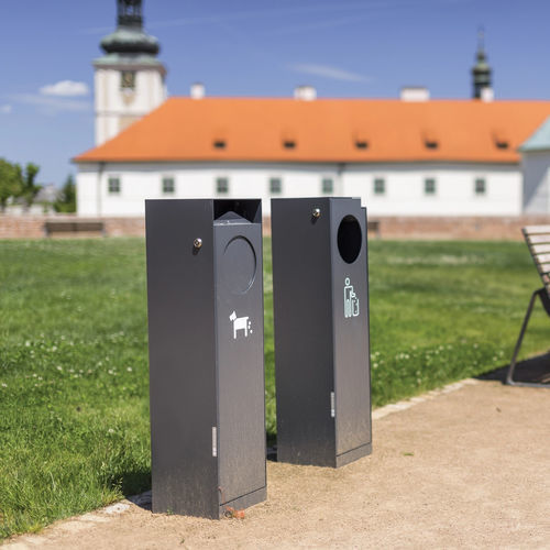 Dog trash can - CRYSTAL - mmcité street furniture - galvanised steel / stainless steel / with lid