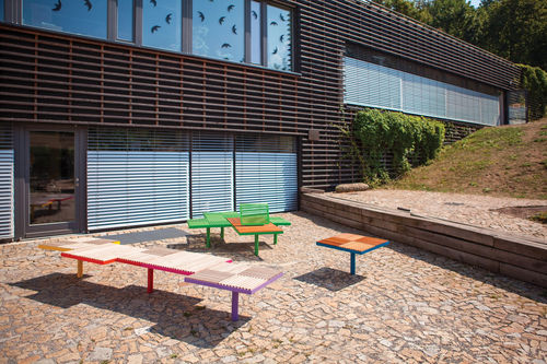 Contemporary table - PIXEL - mmcité street furniture - galvanised steel / galvanised steel base / round