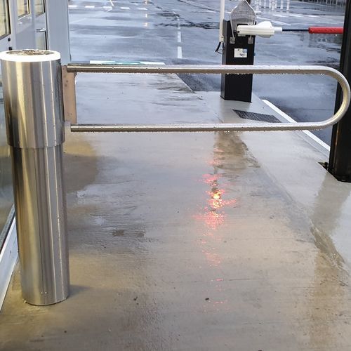 Access control barrier - AL 933 - TGO (TRAVAUX GENERAUX DE L'OUEST) - swing / steel / glass