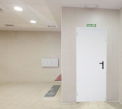 Service door - E-TOUR - Andreu Barberá, S.L. - galvanised steel / sheet steel / swing