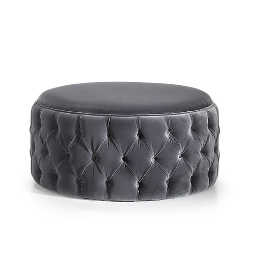 Traditional ottoman - HUGO CAPITONÉ LATERAL  - MANUEL LARRAGA - fabric / round / upholstered
