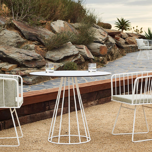 Contemporary table - ILLA - bivaq - wooden / metal base / round
