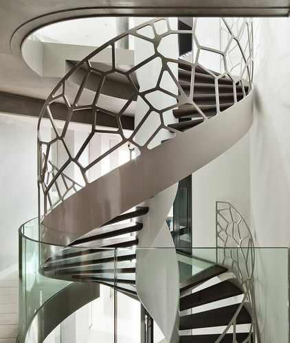 High-end staircase - ERIC & CAROLE COICAUD, LE HAVRE - EeStairs - helical / wooden step / laquered steel frame