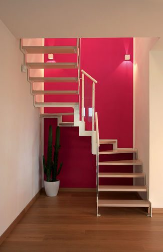 Half-turn staircase - IBISCO C/N - New Living srl - wooden step / steel frame / contemporary