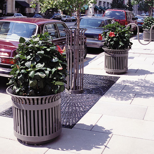 Steel planter - S-24   - Victor Stanley - round / traditional / for public space
