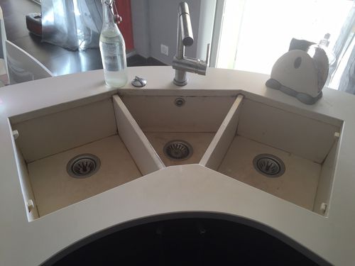 Triple-bowl kitchen sink - BALIAN BETON Atelier - without drainboard / Ductal® UHP concrete / integrated