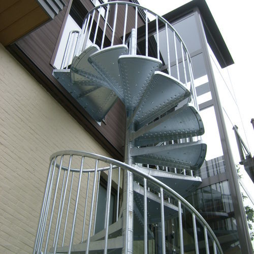 Spiral staircase - A6 - CAST DESIGN - metal step / metal frame / home