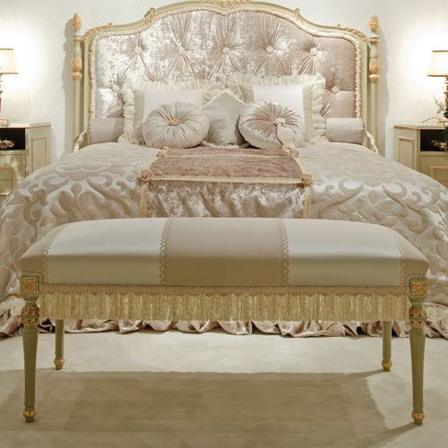 Louis XVI style upholstered bench - FRATELLI RADICE SRL - fabric / painted wood