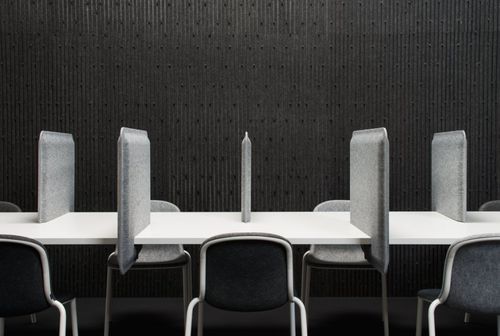 Desk mounted office divider - AK 93  - De Vorm - acoustic felt