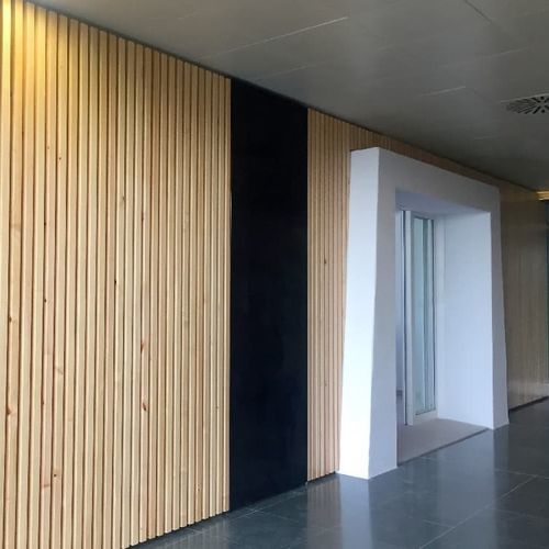 Wall-mounted tongue-and-groove board - Grupo GUBIA - pine / bamboo / smooth