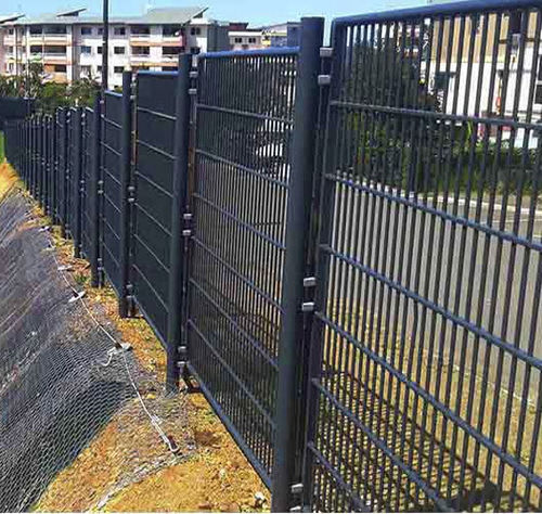 Protective barrier - CL&Ocirc;TURE ACINOX&reg; - GROUPE SAE - TENNIS D'AQUITAINE - fixed / steel / for public spaces