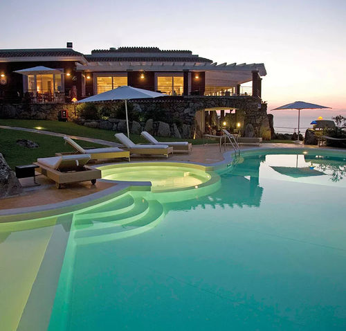 Custom swimming pool - Tropea - Piscine Acquaform - integrated coping / outdoor / in-ground