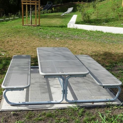 Traditional picnic table - PARADORES  - NORCOR MOB.URBAIN - steel / mesh / galvanised steel base