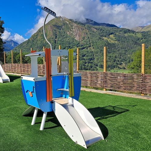 Playground playhouse - LA TÉLÉCABINE  - Transalp - for public building / floor-mounted