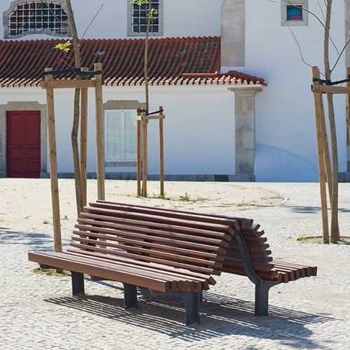 Original design public bench - Axis Bold - LARUS DESIGN - wooden / cast iron / with backrest