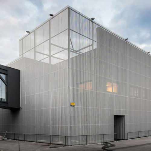 Aluminium solar shading - CARCEMAL HEADQUATERS - Arconic Architectural Products SAS, Merxheim/Frank - for facade / vertical / fixed