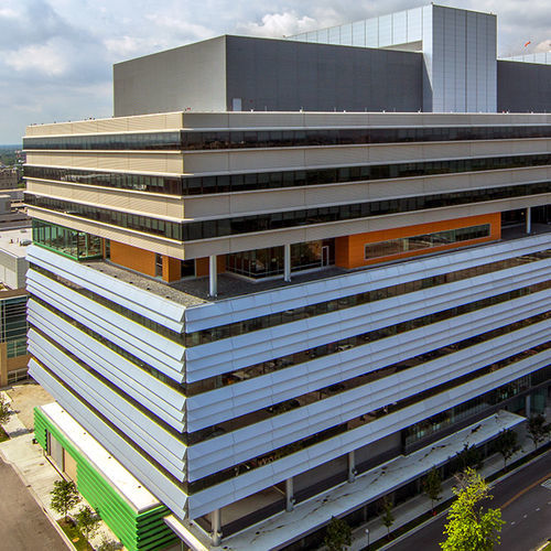 Panel cladding - UNIVERSITY OF CHICAGO MEDICINE CENTER - Arconic Architectural Products SAS, Merxheim/Frank - composite material / aluminum / vertical