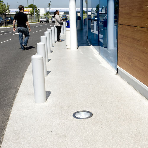 High-resistance concrete - ARTEVIA® ROCHE  - Lafarge concrete - for floor / for swimming pool / for patio