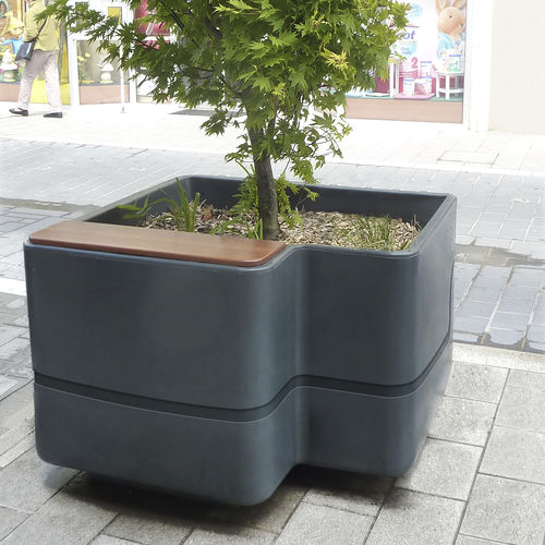 Exotic wood planter - IMAWA - Concept Urbain - polyethylene / with integrated bench / contemporary