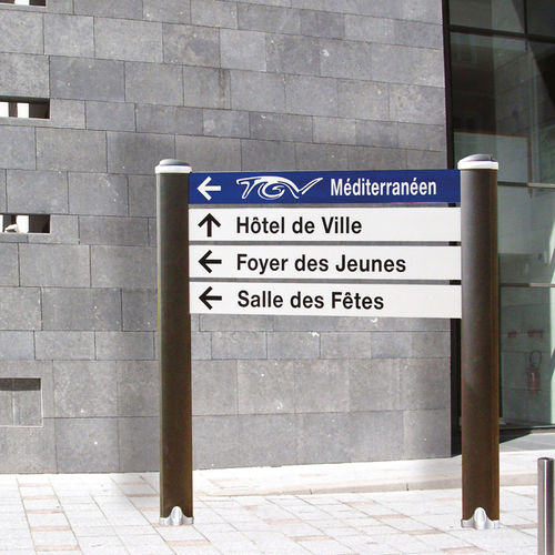 Floormounted signboard ALIZÉ Concept Urbain aluminum