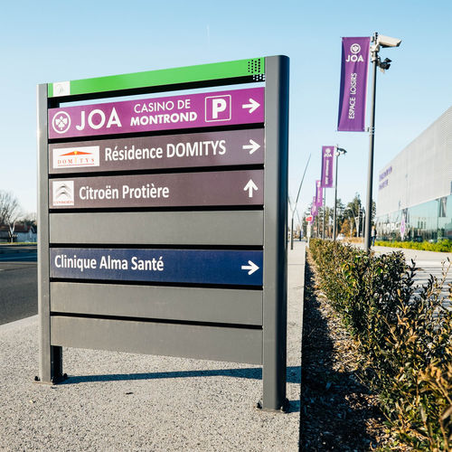 Galvanised steel signboard - MODULAR L1100 H1000 - TF URBAN - orientation / outdoor