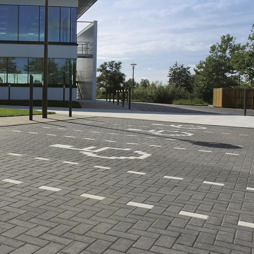 Concrete paver - EUROPA - Aggregate Industries - outdoor / smooth / gray