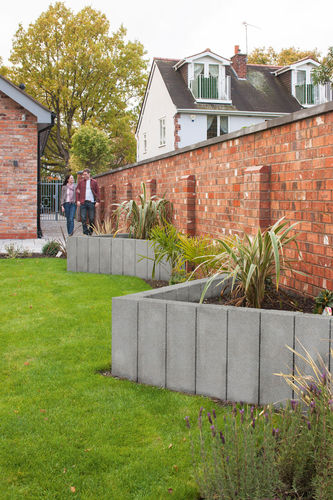 Garden edge - ARGENT PALISADES - Marshalls plc  - concrete / vertical