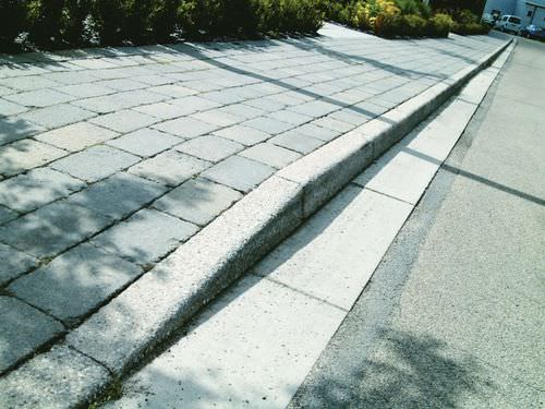 Sidewalk edge - Marshalls plc  - concrete / linear