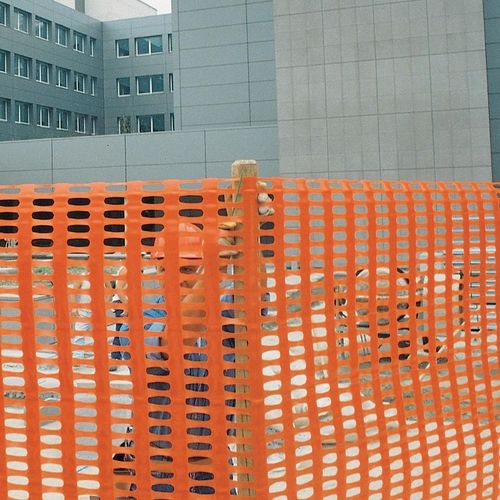 Plastic mesh fencing GIGAN Tenax UK Ltd for construction site
