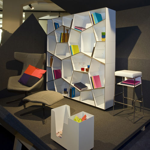 Free-standing bookcase - Pattern - Quodes - original design / aluminum / white