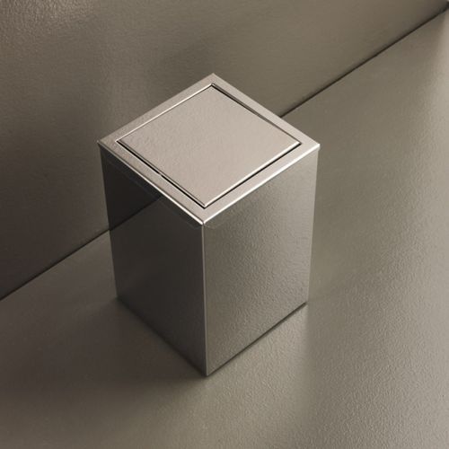 Bathroom trash can - CONTRACT - OML SRL - metal / with lid / contemporary