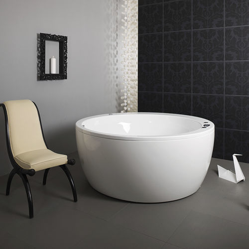 Round bathtub - Madonna - BALTECO AS - free-standing / for homes / acrylic