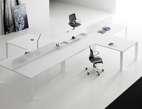Workstation desk - UM - FAMO - free-standing / 2-4 person / contemporary